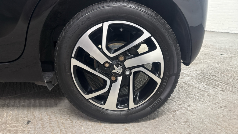 Peugeot 108 1.2 PureTech Allure 5dr Petrol Hatchback